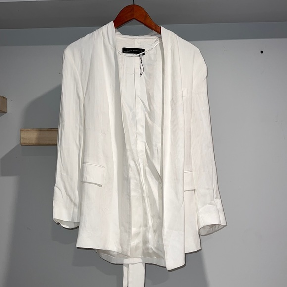 Zara Jackets & Blazers - Zara white blazer‎ jacket NWT